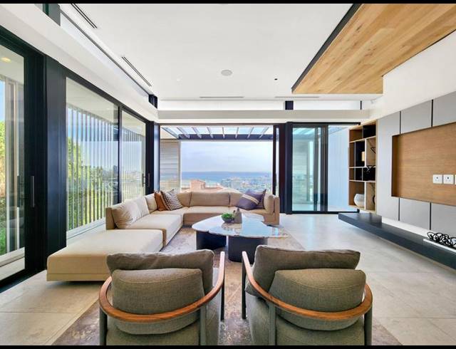 3 BEDROOM APARTMENT FOR SALE IN BANTRY BAY